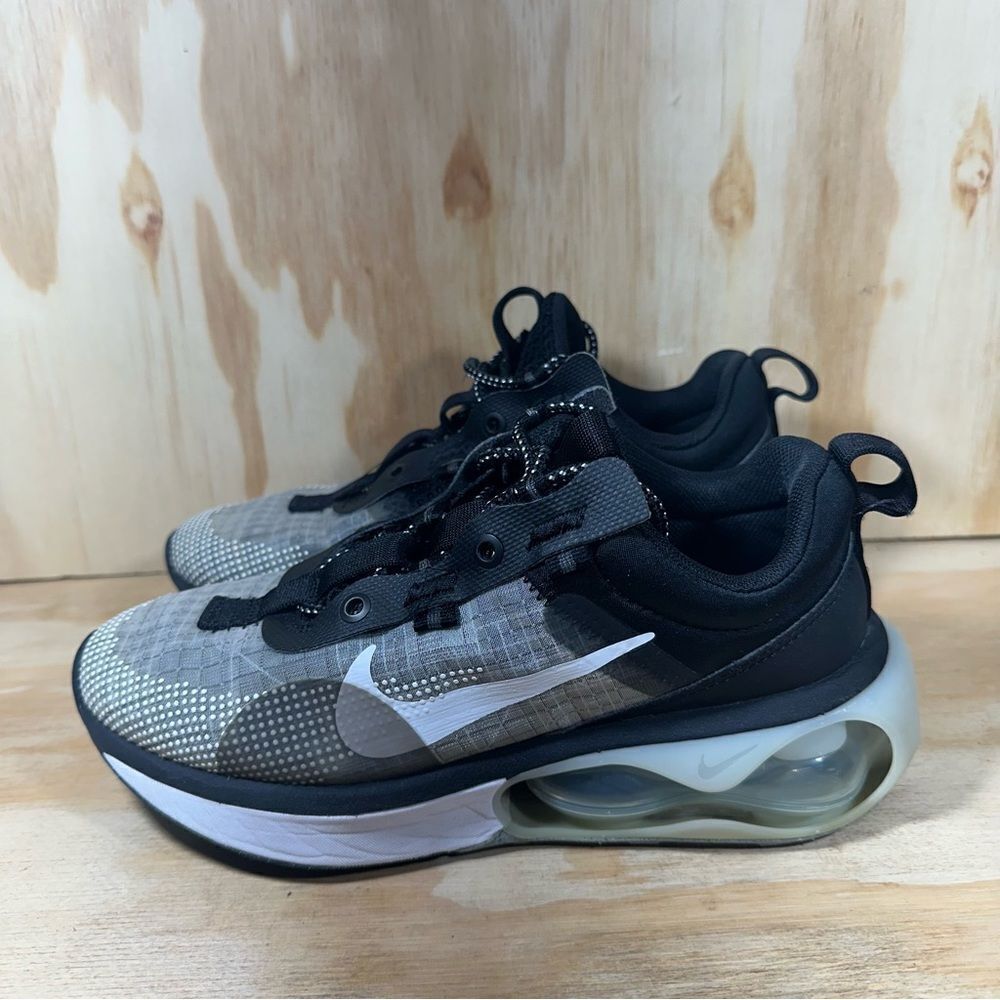 Nike Air Max Black and White Sneakers Women’s Size 7